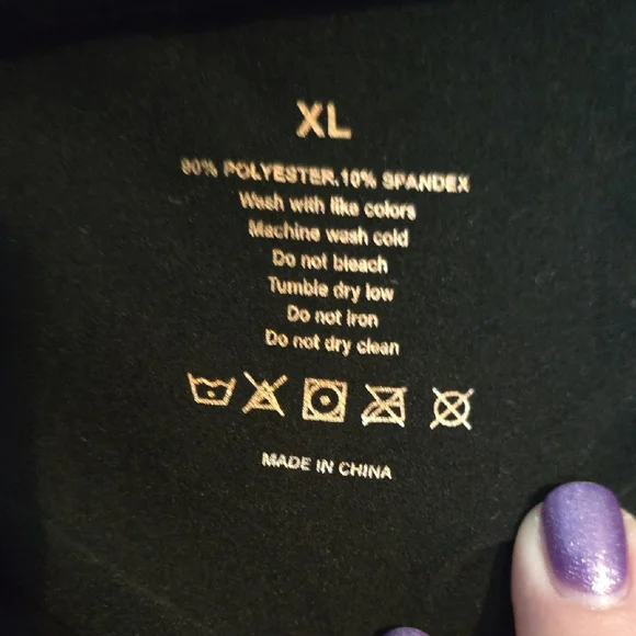 Black Maternity Biker Shorts - Picture 3 of 3